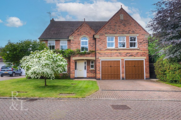 Serpentine Close, Upper Saxondale, Nottingham